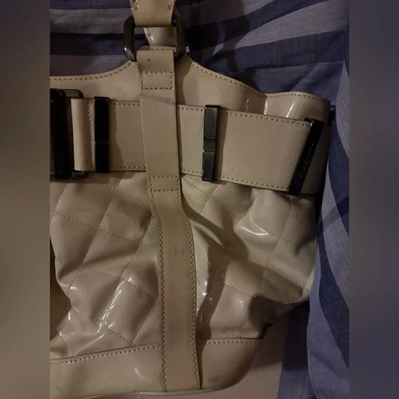 Burberry Cream Patent Leather Tote - Picture 5 of 14